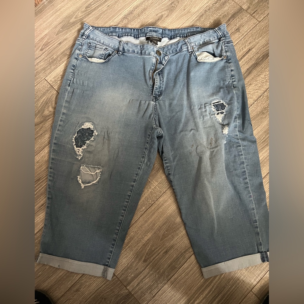Denim Distressed Capris by Venezia by Lane Bryant size 26